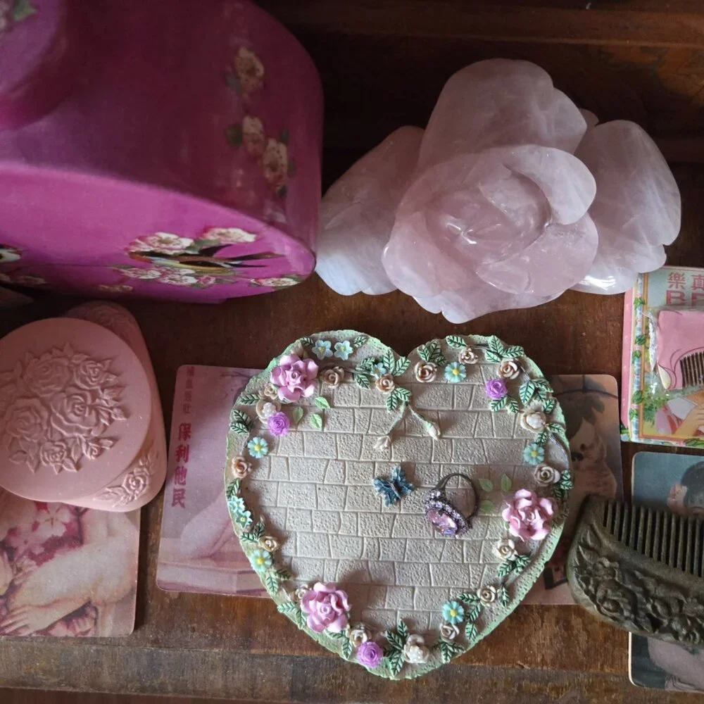 Vtg Rose Heart Shape Jewelry Tray Romantic Ring Display Fairycore Whimsy Cottage
